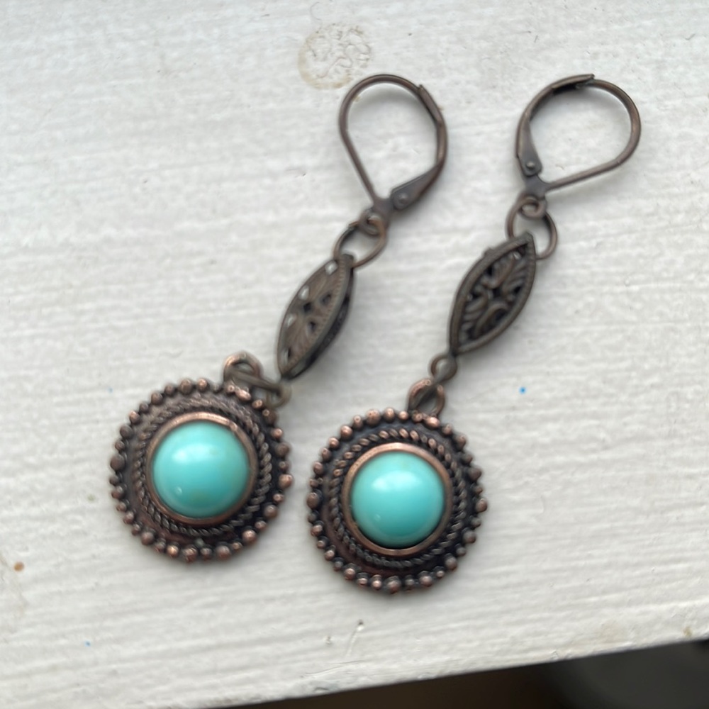 Hook closure earrings